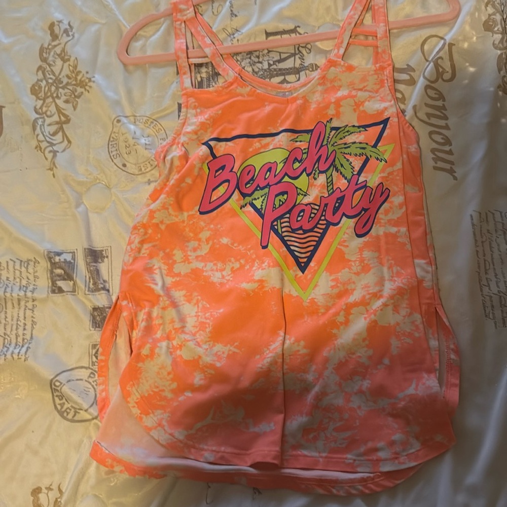 Pinkish orange no boundaries size medium